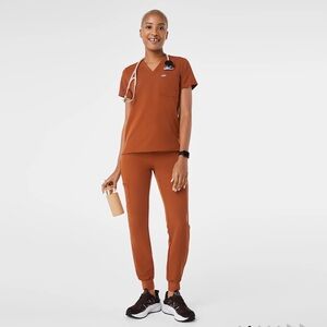 Catarina One-Pocket Scrub Top & Zamora Jogger Scrub Pants- Dirty Chai color!